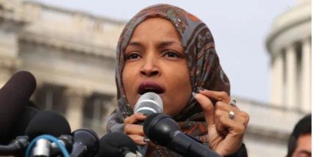 بالفيديو.. لحظة الهجوم على النائبة إلهان عمر في ولاية مينيسوتا الأمريكية - جريدة آخر الأخبار