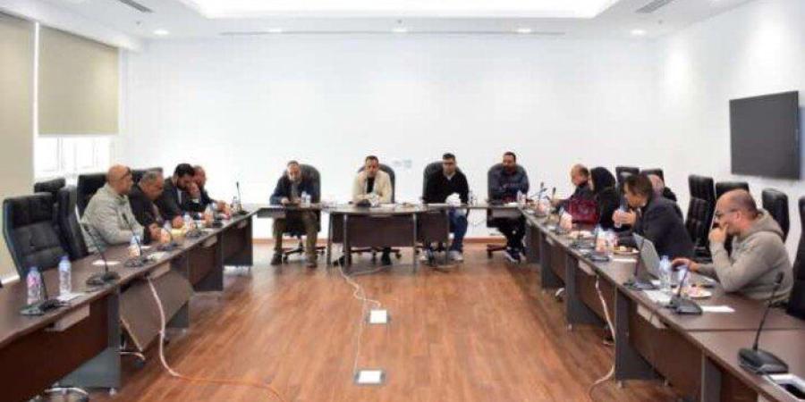 رئيس العلمين الجديدة يشدد على التزام المكاتب الاستشارية بالبرنامج الزمني لتنفيذ المشروعات - جريدة آخر الأخبار