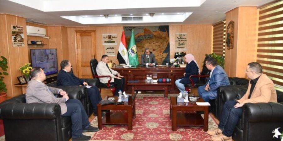 محافظ الفيوم يوجه بتكثيف الحملات التفتيشية لإحكام السيطرة على الأسواق وضبط الأسعار - جريدة آخر الأخبار