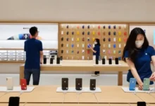 آبل ت surprend حاملي هواتف الأيفون بإعلان مفاجئ يثير ضجة ويؤدي لتراجع كبير في أسعار استبدال الهواتف القديمة