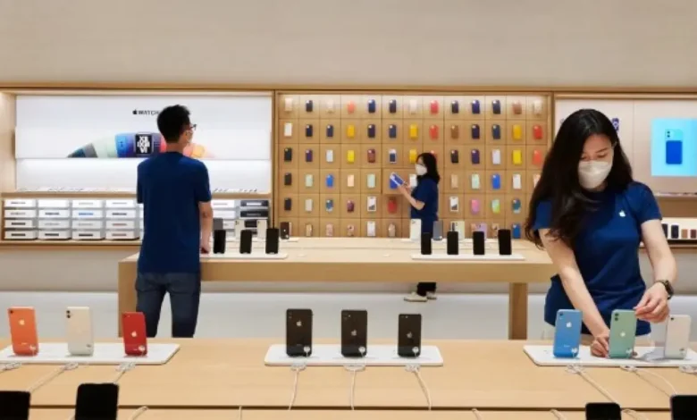 آبل ت surprend حاملي هواتف الأيفون بإعلان مفاجئ يثير ضجة ويؤدي لتراجع كبير في أسعار استبدال الهواتف القديمة