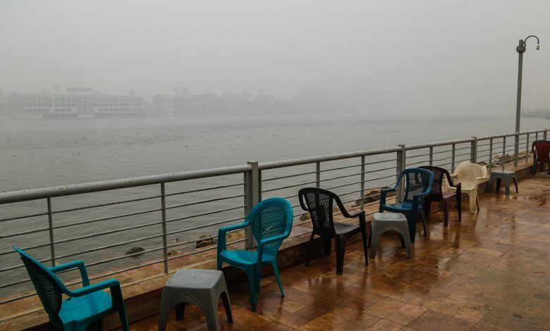 الأرصاد الجوية تتوقع ليلاً طقسًا شديد البرودة وشبورة صباحية ودرجة حرارة منخفضة تصل إلى 12 درجة في القاهرة