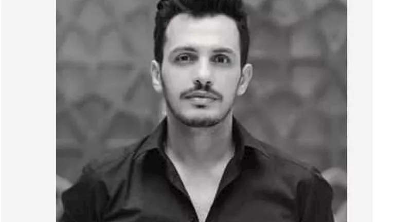 الموزع أحمد إبراهيم يعلن بحزن عميق وفاة والده ويشارك الجمهور مشاعره فيانكساره