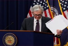 انخفاض حاد في سوق السيارات الروسية وتراجع قيمة الروبل لأول مرة منذ عقد