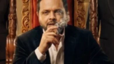 بوستر مسلسل محمد هنيدي الإذاعي الرمضاني الذي يحمل اسم أخطر خطير يثير الجدل بين الجمهور