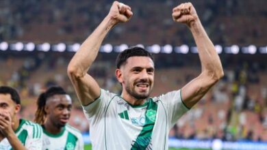 ديميرال يعبر عن توقعاته لمباراة الكلاسيكو بين الهلال والأهلي بأسلوب حي ومتحمس