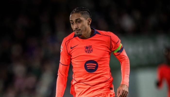 رافينيا يفاجئ فريق برشلونة في مواجهة إلتشي