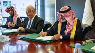 للصحافة عنوان طويل واحترافي يمكن أن يكون كالتالي:
شراكة سعودية أممية تهدف إلى إعادة تأهيل المواقع التاريخية اليمنية وتعزيز التراث الثقافي