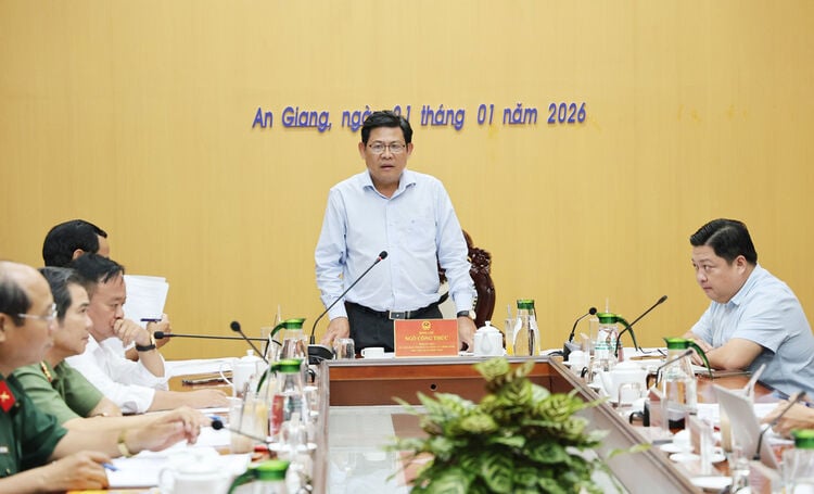 نائب رئيس لجنة آن جيانغ يوجه تنفيذ مشروع الإسكان الاجتماعي لتحقيق نتائج فعالة