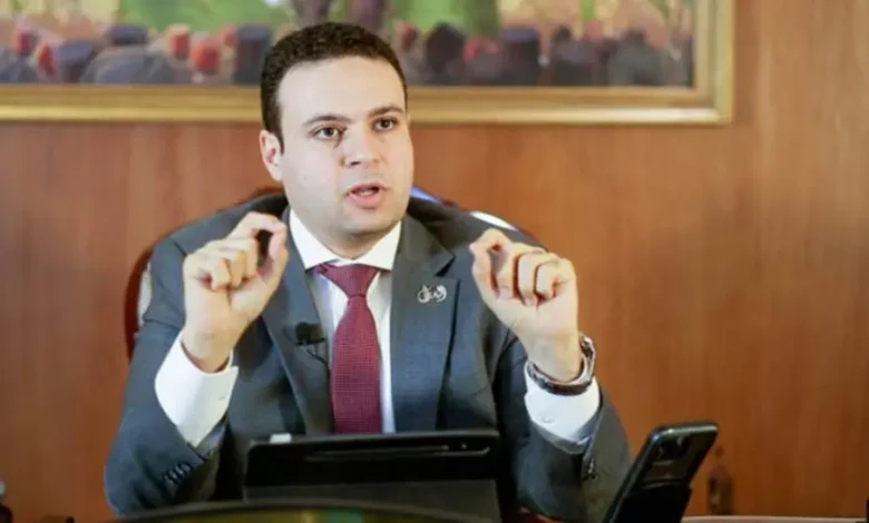 وكيل موازنة النواب يصف قرار فرض ضرائب على الهاتف بأنه غير منطقي ويهدد موارد الدولار الحيوية من السياحة والتحويلات