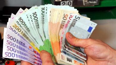 سعر اليورو مقابل الدينار الجزائري في السوق السوداء