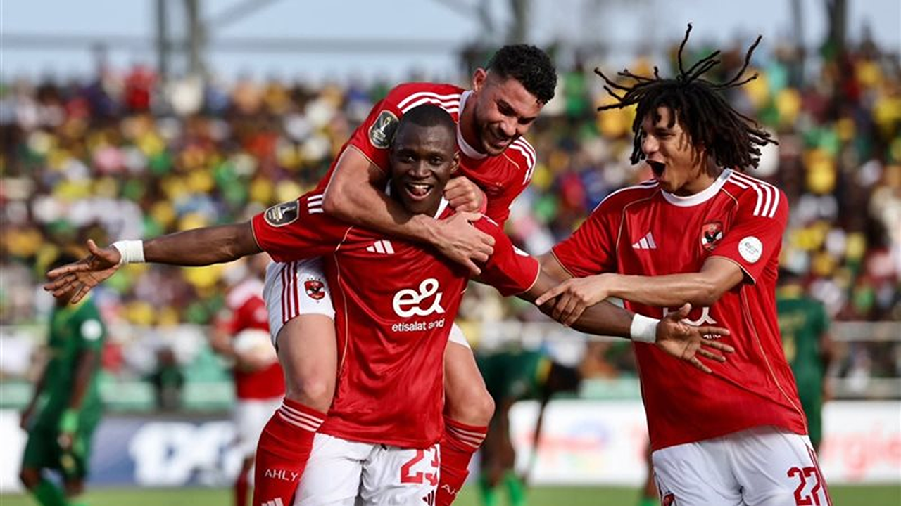 القنوات الناقلة لمباراة البنك الأهلي ضد الأهلي