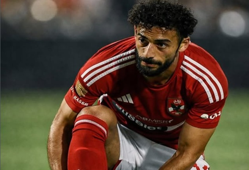 أحمد عبد القادر يودع النادي الأهلي المصري ويعلن رحيليه