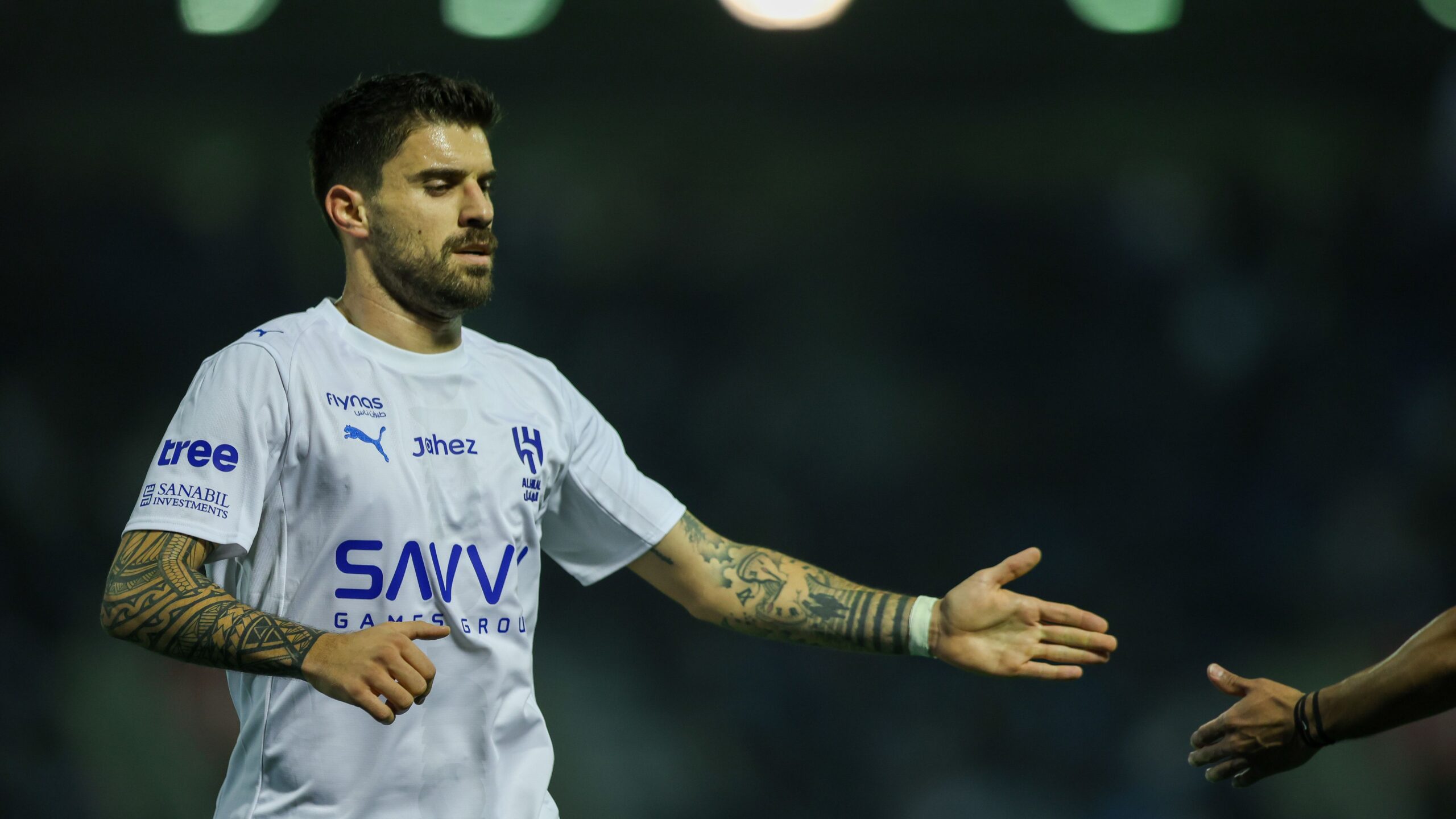 أخبار الهلال اليوم غياب محتمل لنجم الزعيم أمام الأهلي وسط أنباء عن صفقة كريم بنزيما التي تثير قلق روبن نيفيش وتوجيه اتهامات من الجانب النصراوي