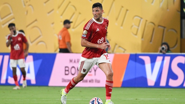 أربعة أندية أوروبية تتابع وضع أشرف داري مع الأهلي