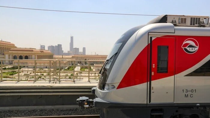 أسعار اشتراكات المترو والقطار الكهربائي الخفيف LRT للعام 2026 للطلاب والموظفين