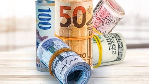 أسعار العملات الأجنبية والآسيوية تتغير اليوم وسط تقلبات السوق العالمية