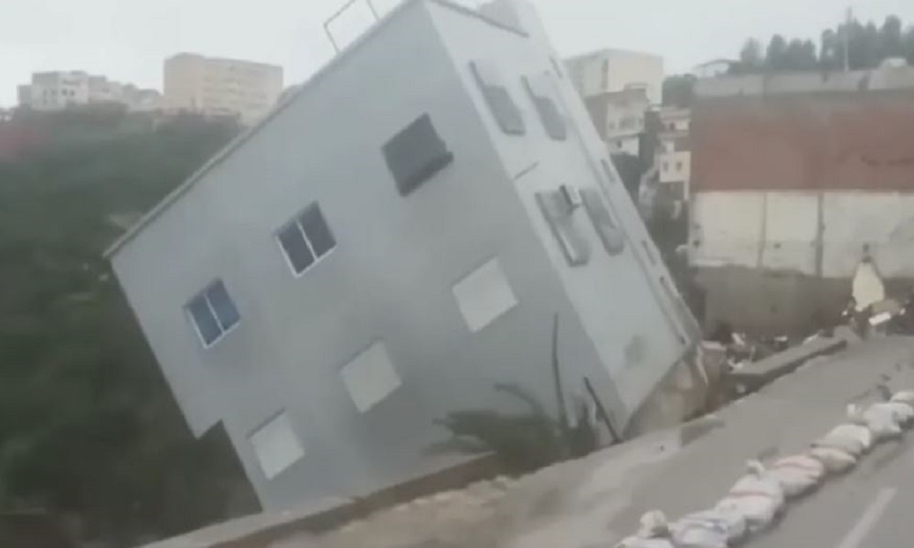 أمطار غزيرة تؤدي إلى انهيار منزل في المغرب