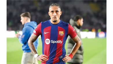 إجهاد في العضلة يوقف مشاركة رافينيا مع برشلونة