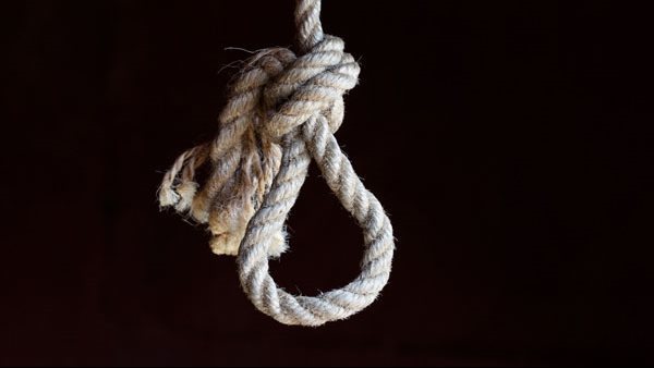 إعدام عامل شنقًا لقتله شقيقه وابنه في نزاع على الميراث بقنا