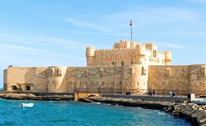 استثمارات بقيمة 2.5 مليار جنيه لتجديد وتطوير فنادق مصرية وقلعة قايتباي