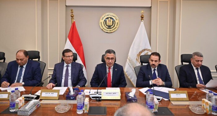 التموين والزراعة وجهاز مستقبل مصر يدرسون طرح السكر في البورصة السلعية