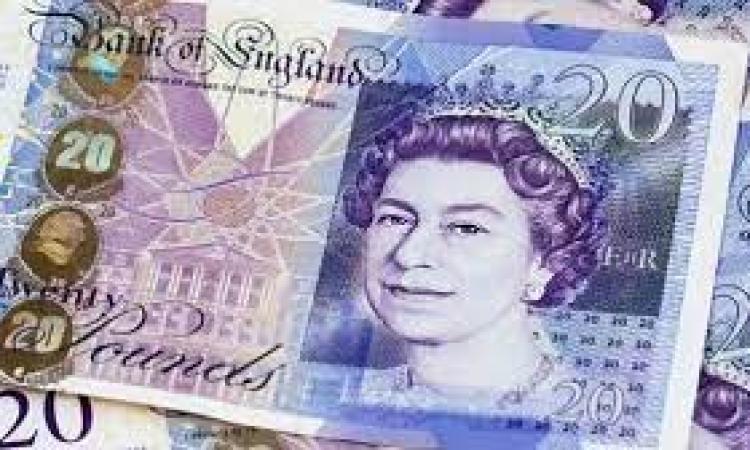 الجنيه الإسترليني يتجاوز أعلى مستوياته منذ سنوات مقابل الدولار