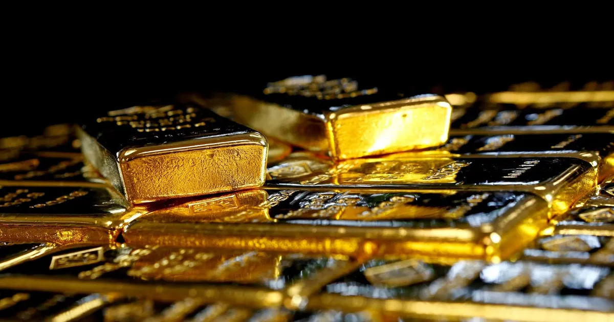 الذهب يواصل ارتفاعه ويتجاوز مستوى 5000 دولار للأوقية، محققًا قفزة تفوق 2%