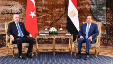 الرئيس السيسي والرئيس التركي يتبادلان وجهات النظر حول أبرز المستجدات الإقليمية ذات الاهتمام المشترك