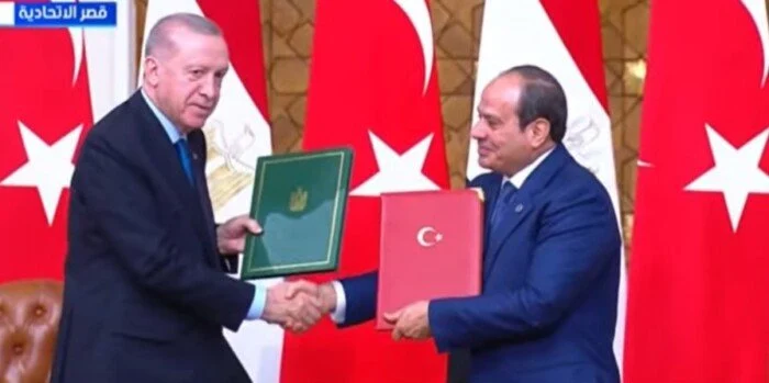 الرئيس السيسي ونظيره التركي يوقعان على بيان مشترك لتعزيز التعاون الاستراتيجي بين البلدين