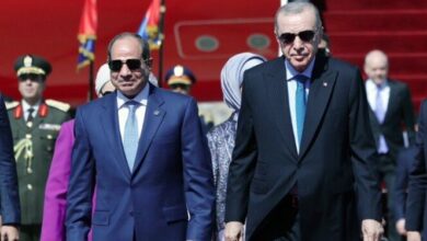 السيسي يستقبل أردوغان في مطار القاهرة خلال زيارته الرسمية لمصر