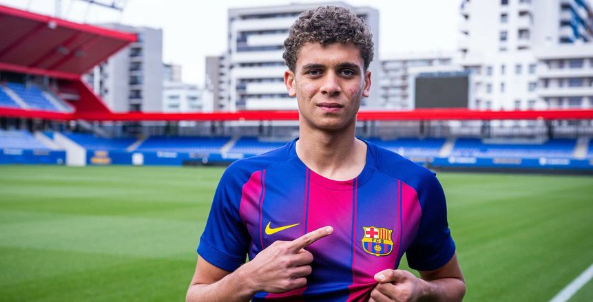 الوطن سبورت الفتى الذهبي يُرسل رسالة خاصة من الأهلي حول انتقال حمزة عبد الكريم إلى برشلونة