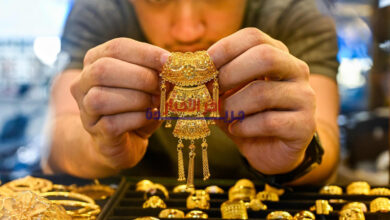 انتعاش السوق amid ضعف الدولار واستمرار التوترات بين أمريكا وإيران