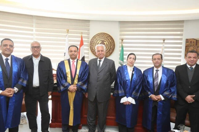 باحث عبد الحفيظ رشاد العليمي يحصل على درجة الدكتوراه في دور التحول الرقمي في تطوير قطاع النفط والغاز اليمني