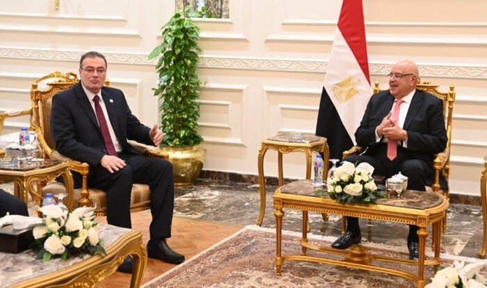 بدوي يؤكد أهمية تعزيز التعاون بين النواب والتنظيم والإدارة لدعم الإصلاح الإداري