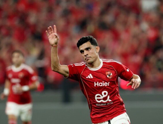 بن شرقي وعثمان يقودان هجوم الأهلي أمام البنك الأهلي في مباراة مثيرة بالدوري