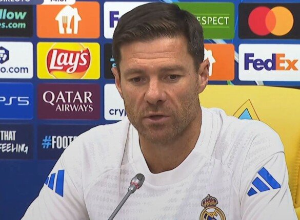 تشابي ألونسو يتصدر قائمة مانشستر سيتي لخلافة بيب جوارديولا في منصبه