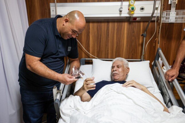 تطورات الحالة الصحية لحسن شحاتة المدير الفني لمنتخب مصر تثير اهتمام الجماهير