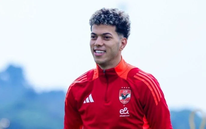 جماهير الأهلي تهاجم إمام عاشور بشكل حاد خلال مباراة البنك الأهلي وتتسبب في جدل واسع