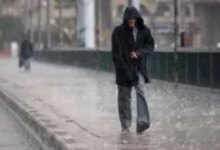 حالة الطقس تنخفض درجات الحرارة وتصبح الأجواء شديدة البرودة ليلاً