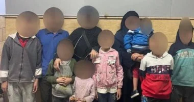 حبس 12 متهمًا أربع أيام على ذمة التحقيق لاستغلالهم أطفالًا في التسول بالجيزة