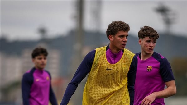 حمزة عبد الكريم يشارك في مران برشلونة للمرة الأولى وسط ترحيب حار من الجماهير