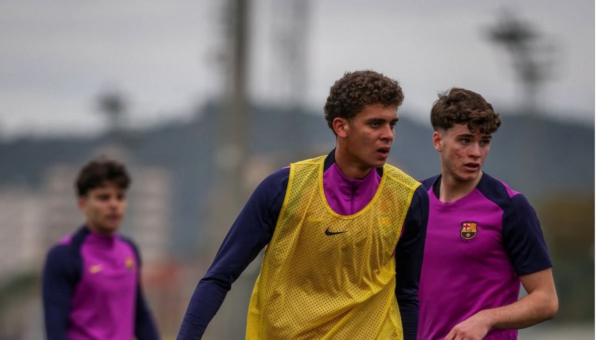 حمزة عبدالكريم يختبر أول مشاركة له في تدريبات برشلونة