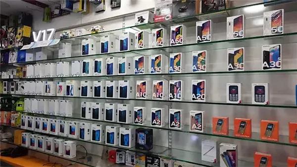 خطوات حكومية لخفض أسعار الهواتف في مصر والتصدي لظاهرة التهريب بشكل فعال