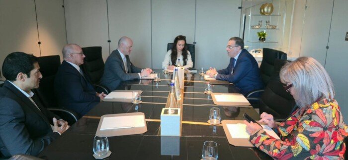 رئيس الجهاز المركزي للتنظيم والإدارة يبحث مع نائب رئيس شركة أوراكل عن آفاق التعاون المستقبلي في مجالات التكنولوجيا والإدارة