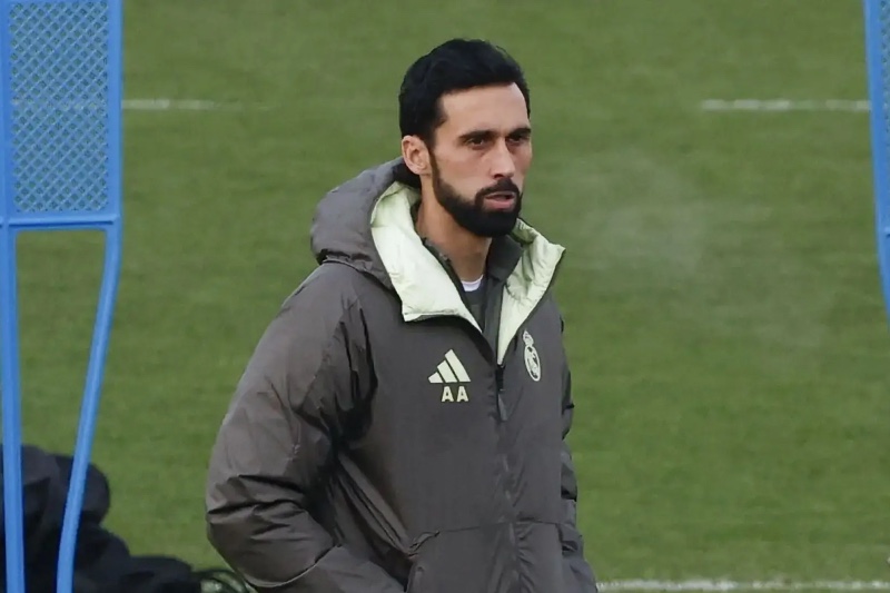 ريال مدريد يتجاوز الأزمة ويبدأ في اتخاذ خطوات لتعويض خسائرة وتعزيز تشكيلته بعد نتائج أداؤه السلبية