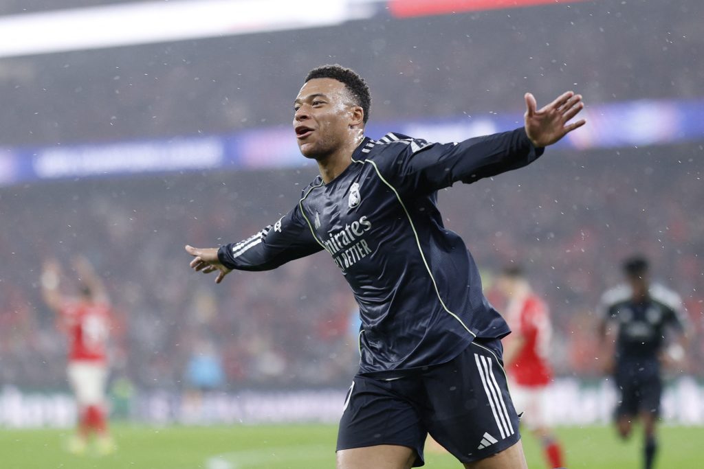 ريال مدريد يجد ضالته النهائية مع مبابي يسدد ركلة الجزاء الأولى في مباراة حاسمة