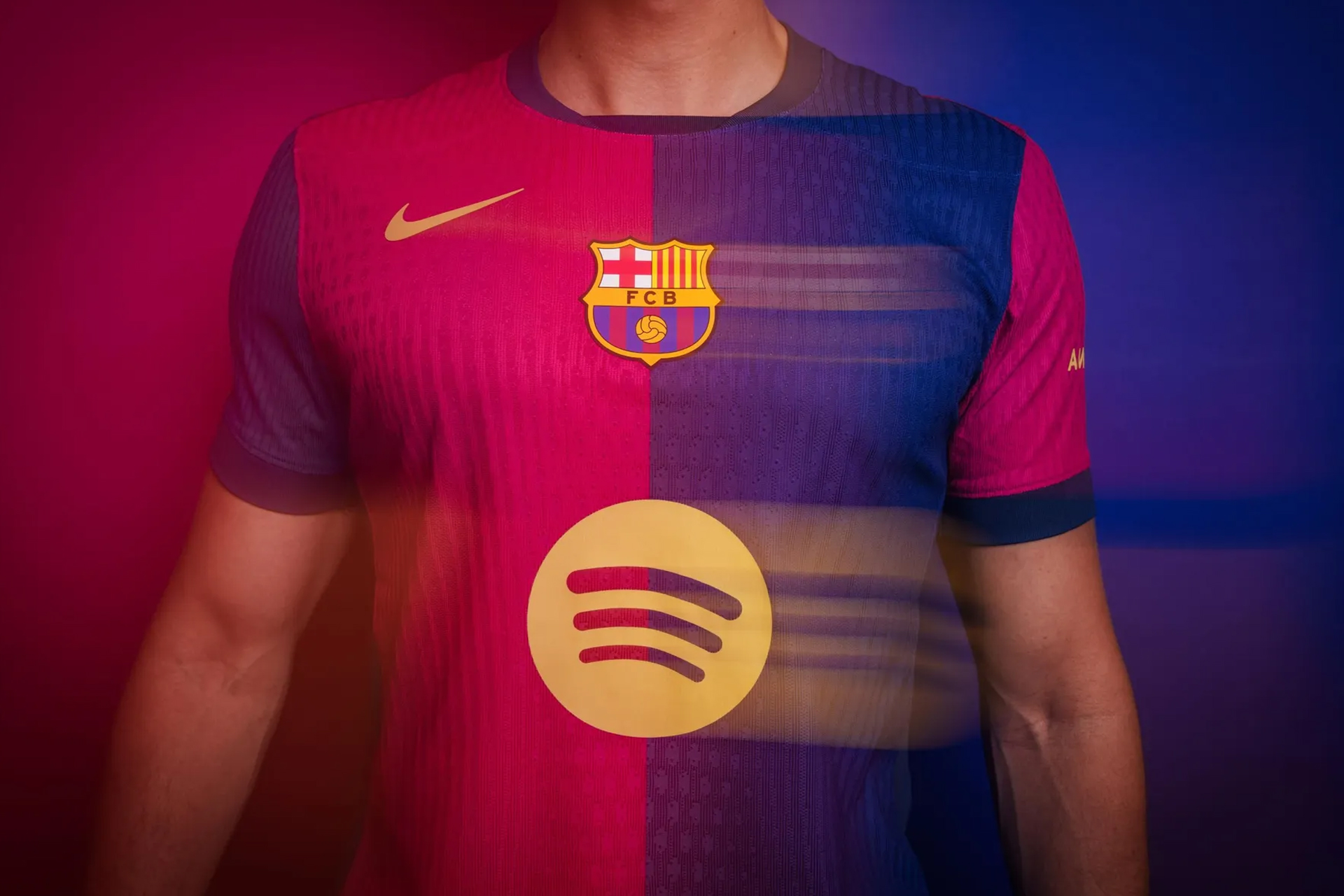 سبب إخفاء برشلونة 300 ألف قطعة ملابس دون ترخيص يثير الجدل في عالم الرياضة