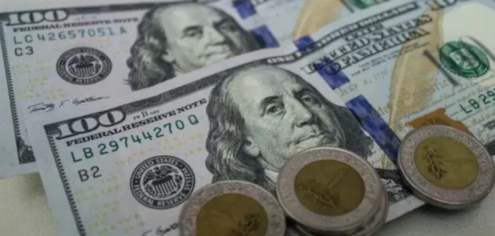 سعر الدولار الآن في البنوك المصرية.. هل يتجه نحو موجة صعود جديدة؟