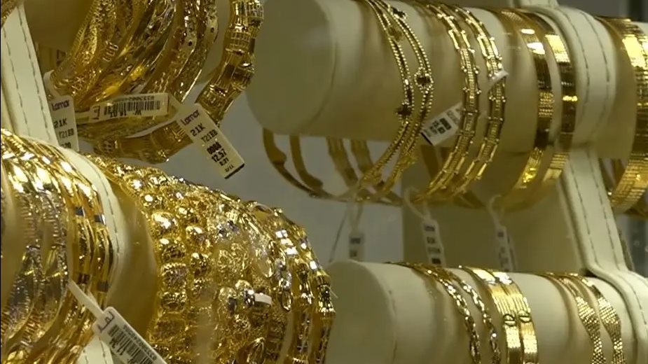 سعر الذهب يتراجع بسرعة ويخسر 1100 جنيه من عيار 21 وسط تراجع حاد في السوق